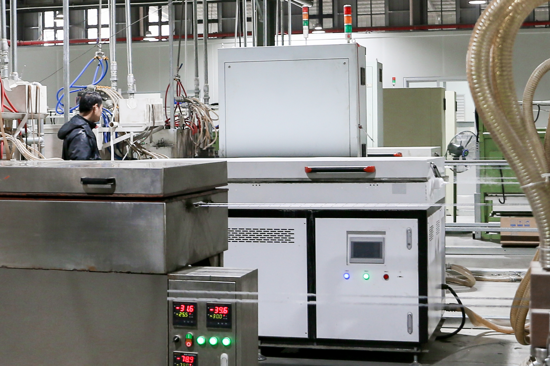 new heat treatment machine for blade manufacturing