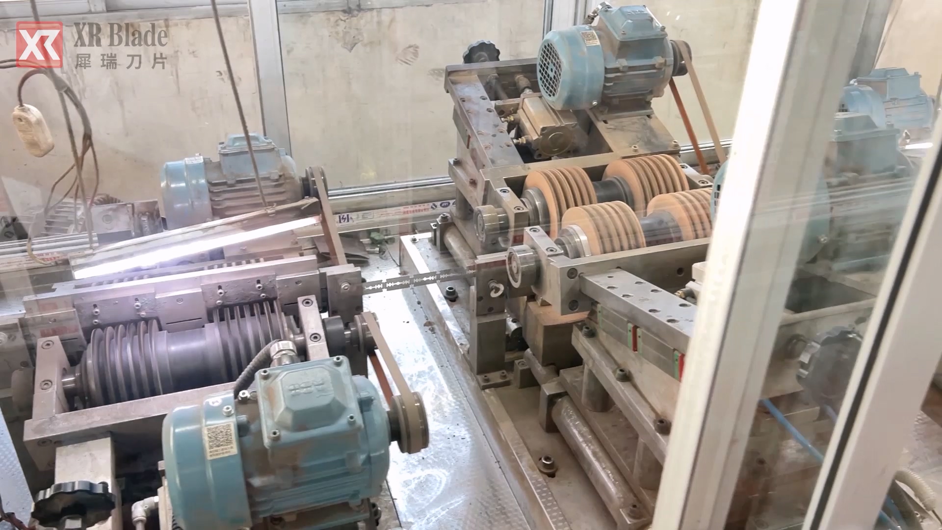 the grinding process of manufacturing double edge blade