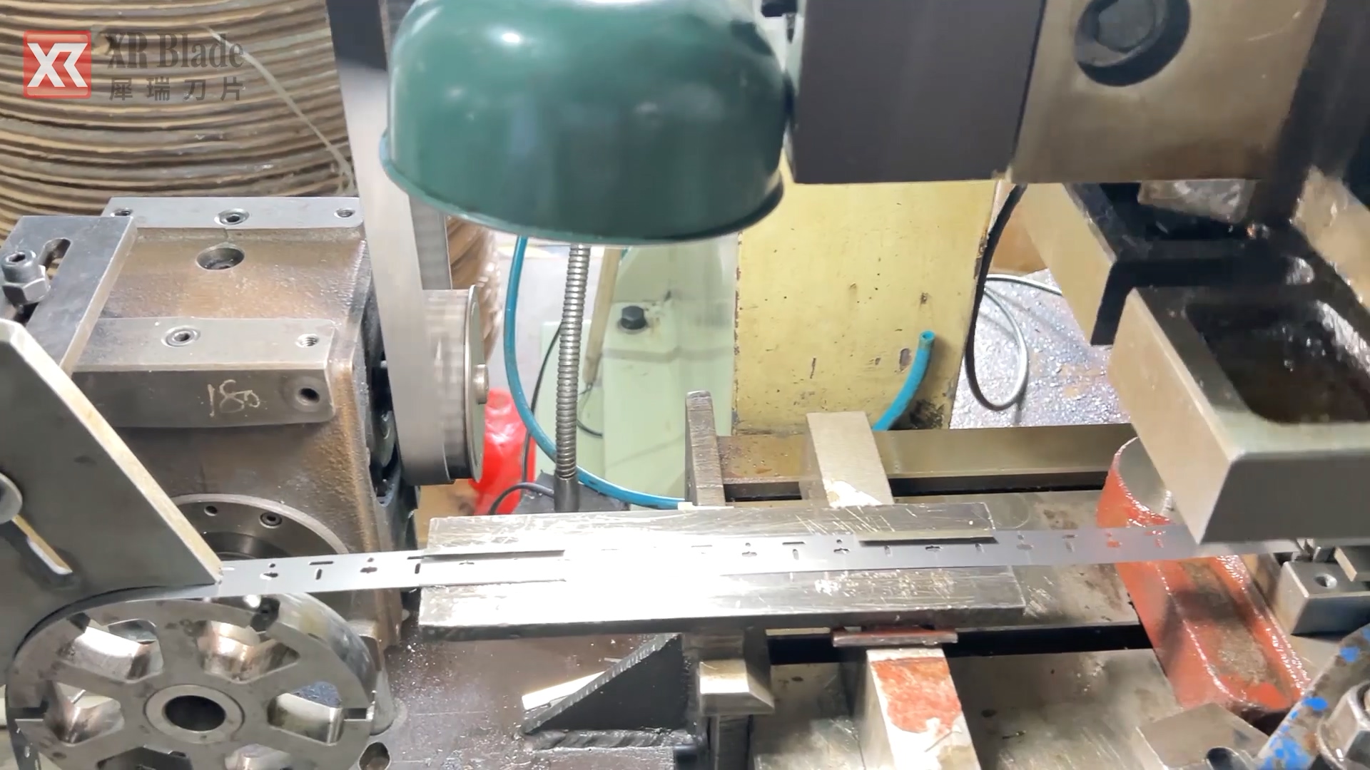 safety blade in the punching process
